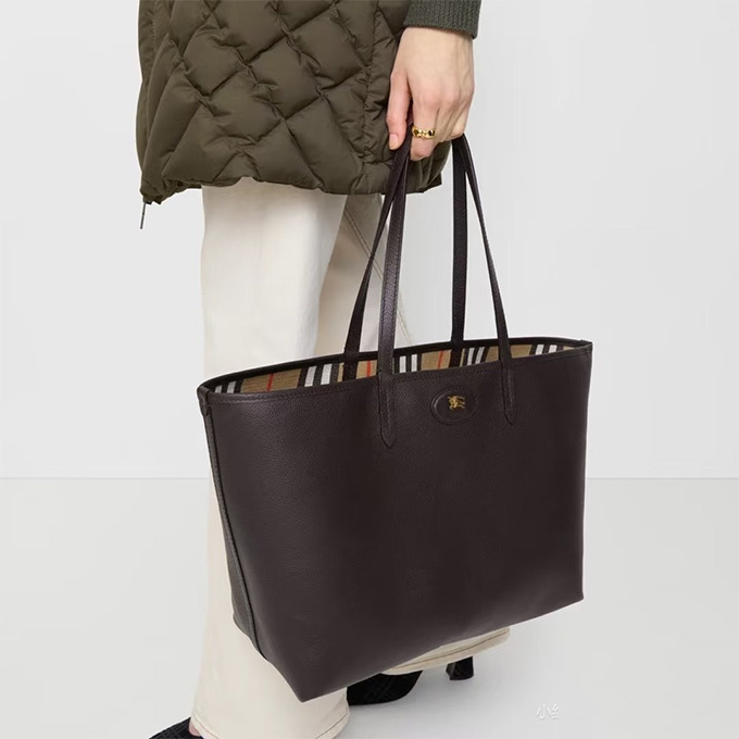 burberry reversible medium bloomsbury tote bag